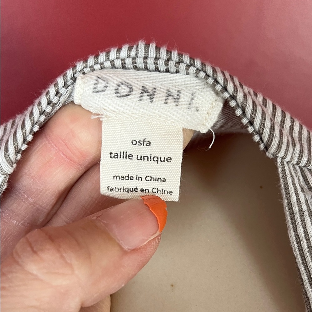 Like new DONNI Light Gray striped Women's Cardigan - Picture 2 of 10